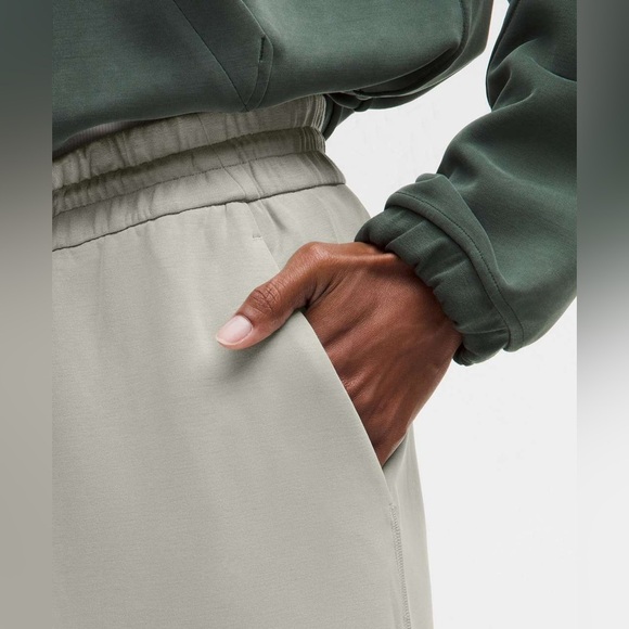 Lululemon Softstreme High-Rise Pant *Regular in Jade Grey size 8 - Picture 4 of 11